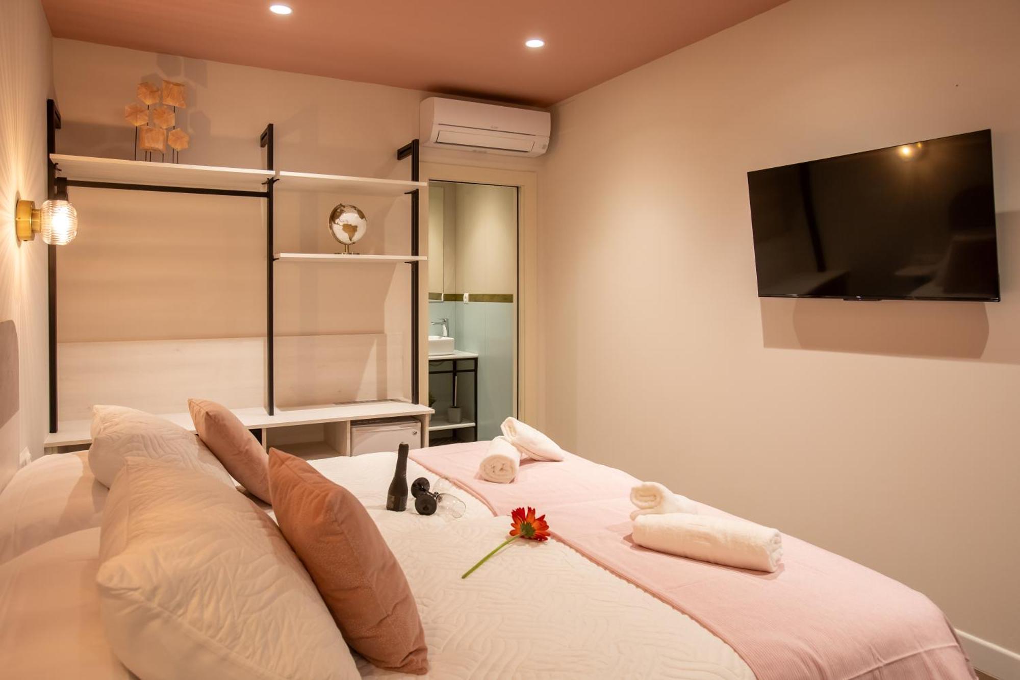 Boutique Rooms Playa Burriana Nerja Esterno foto