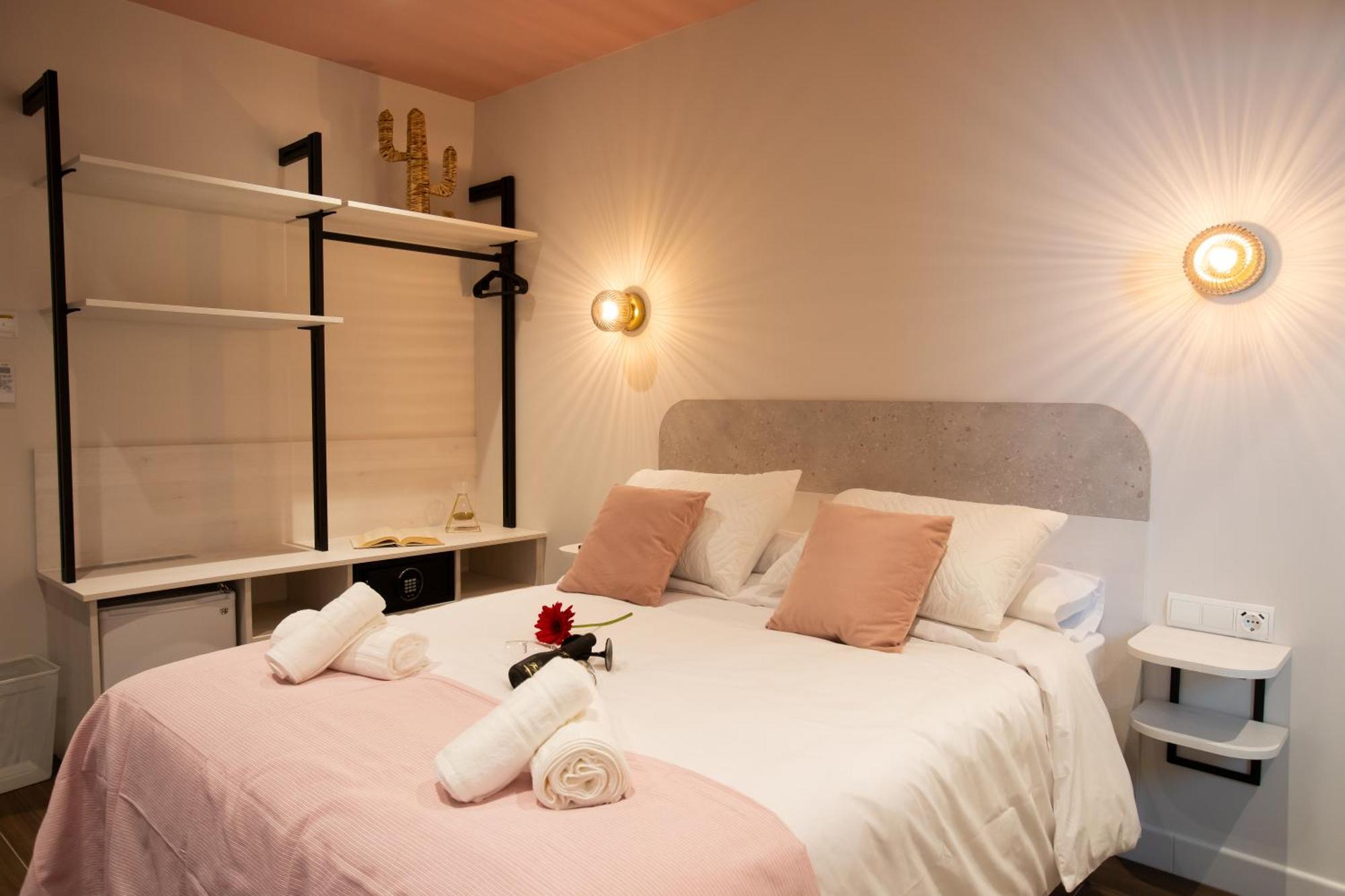 Boutique Rooms Playa Burriana Nerja Esterno foto