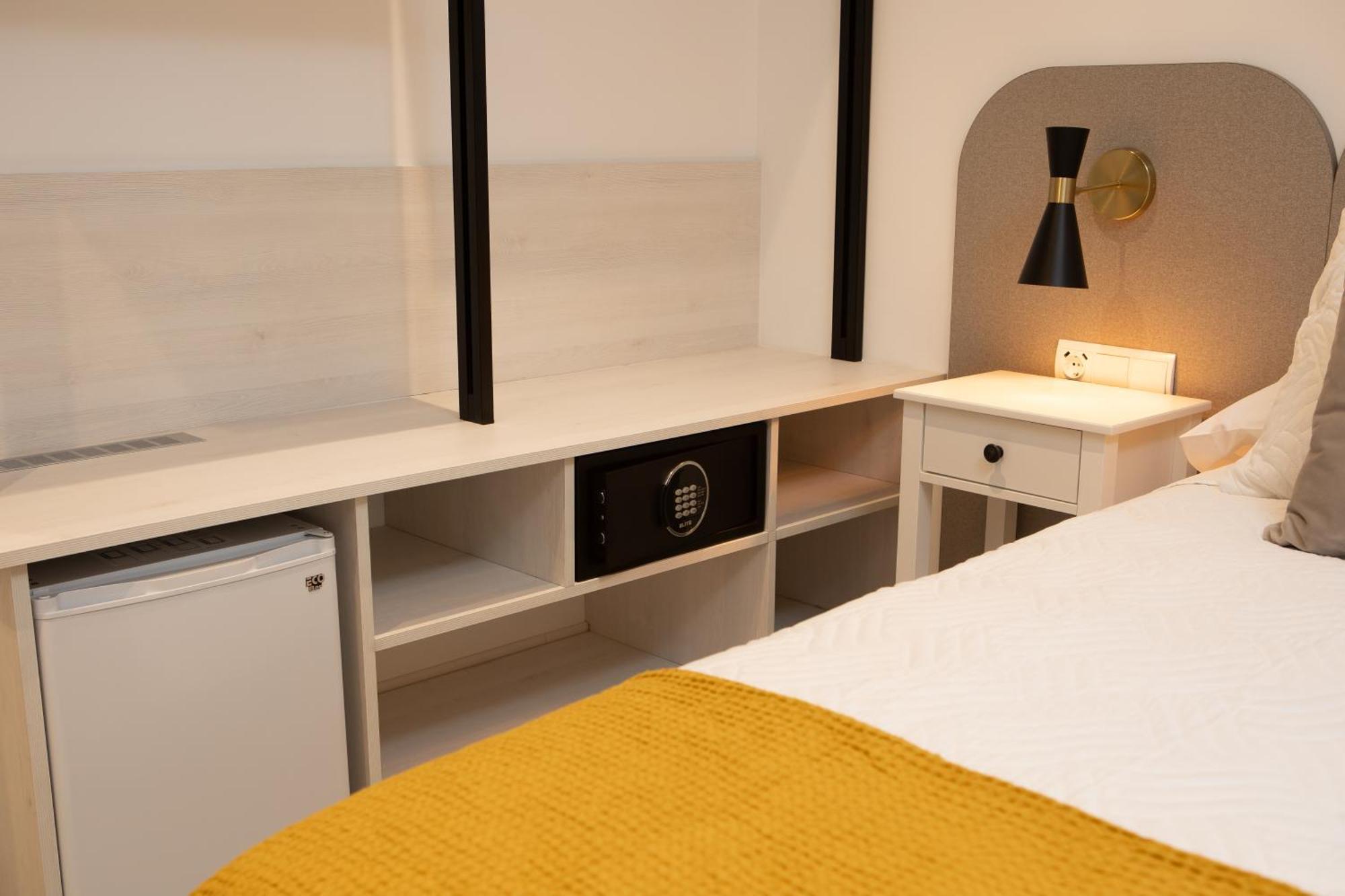 Boutique Rooms Playa Burriana Nerja Esterno foto