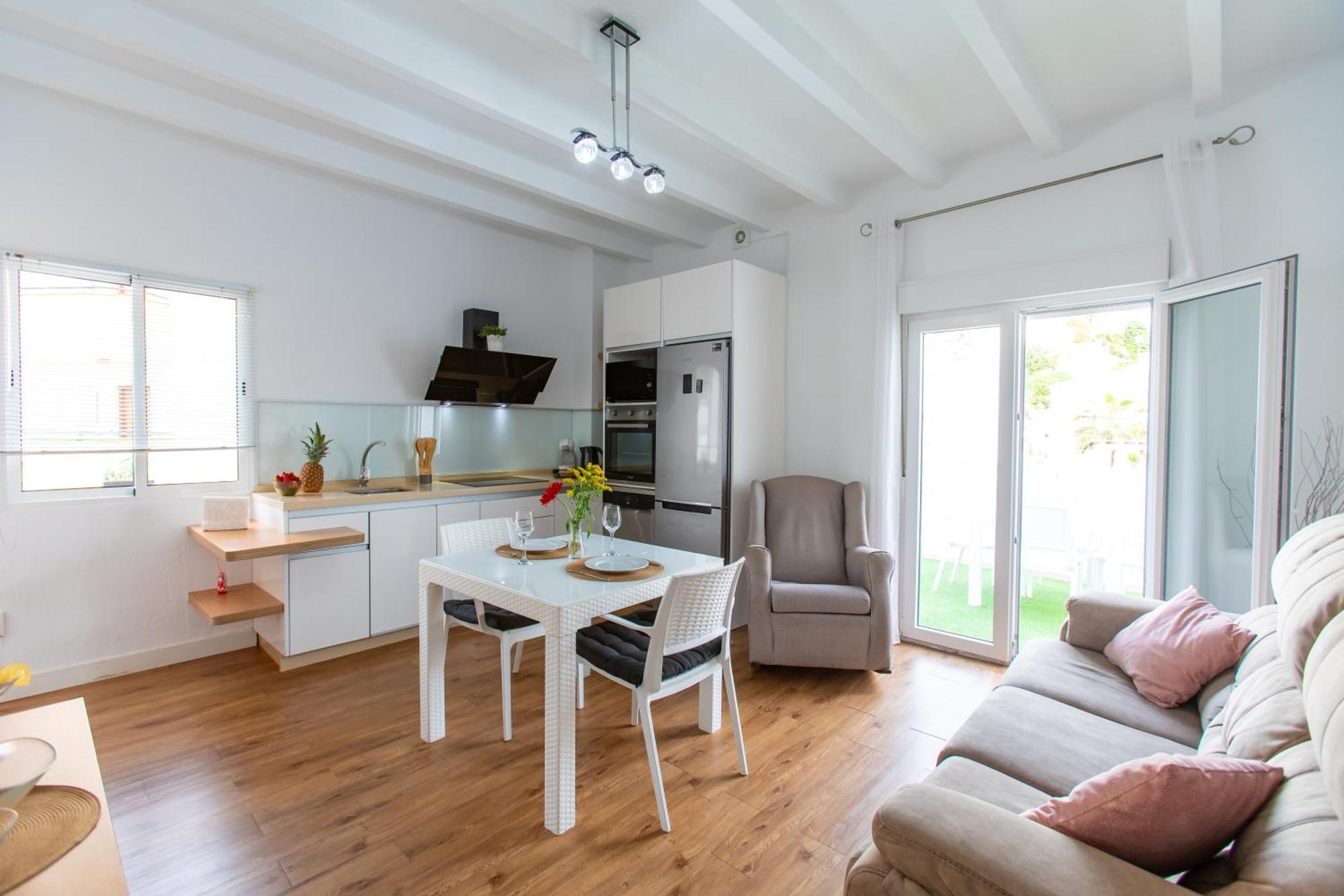 Boutique Rooms Playa Burriana Nerja Esterno foto