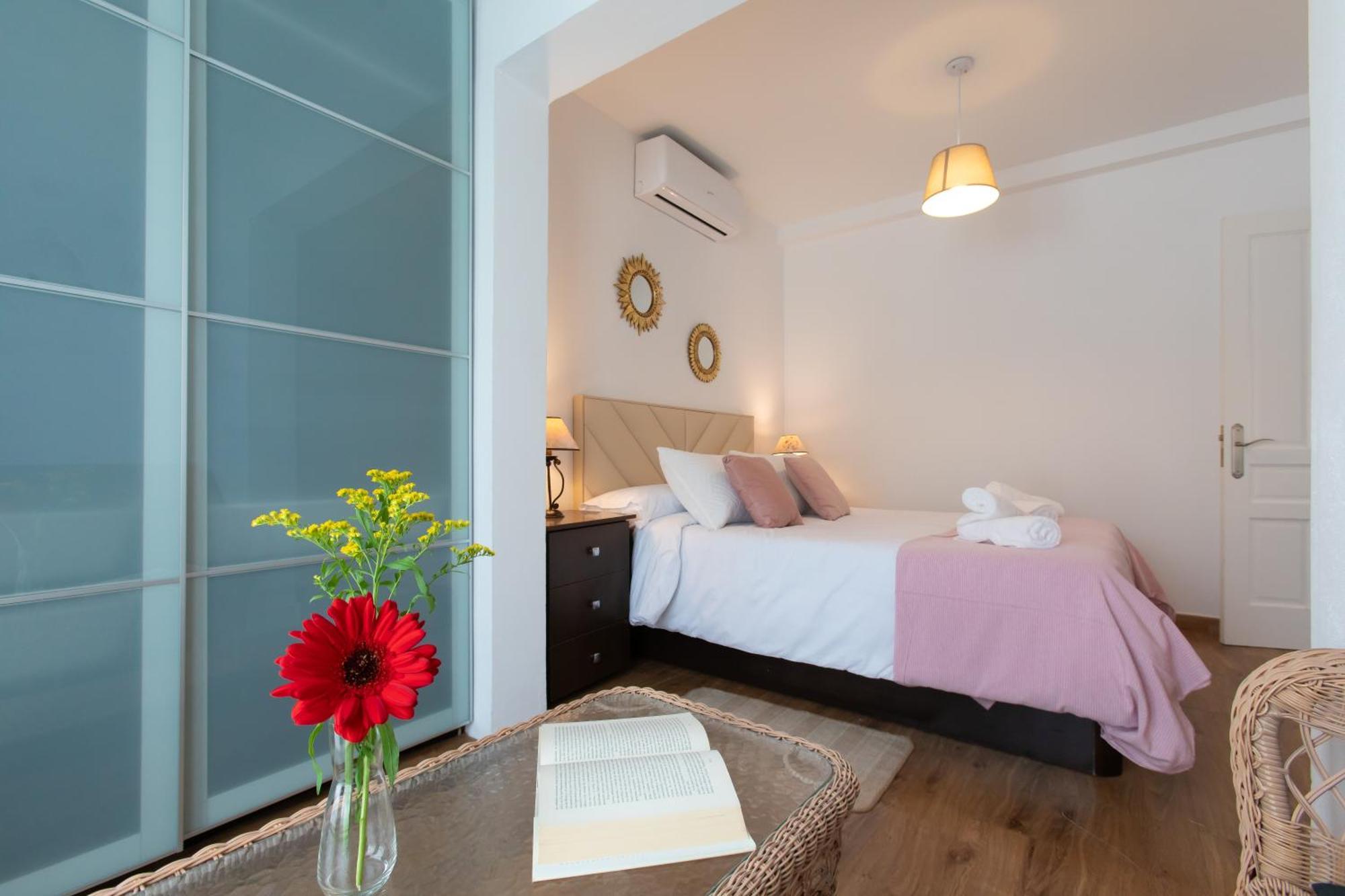 Boutique Rooms Playa Burriana Nerja Esterno foto