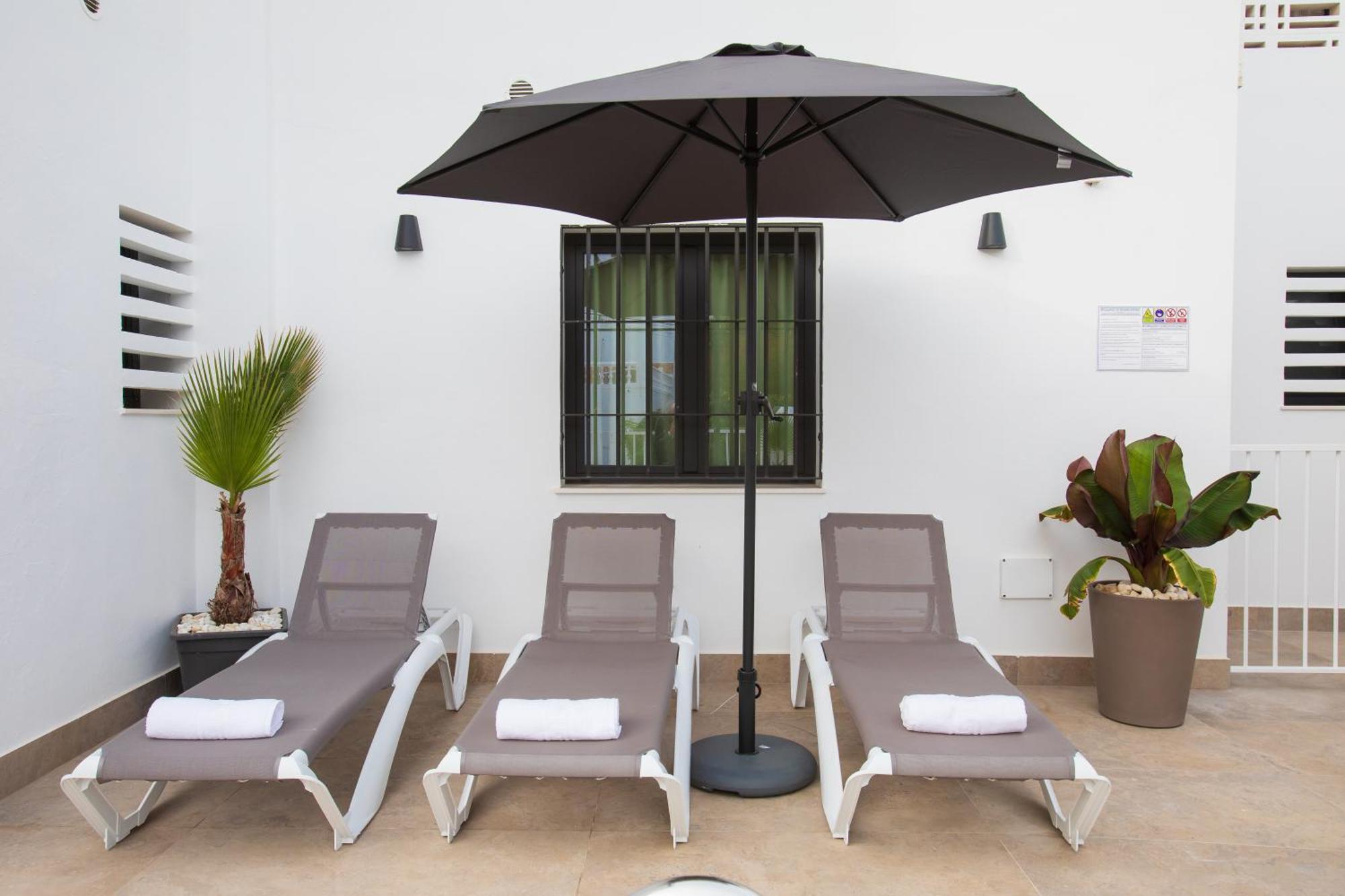Boutique Rooms Playa Burriana Nerja Esterno foto