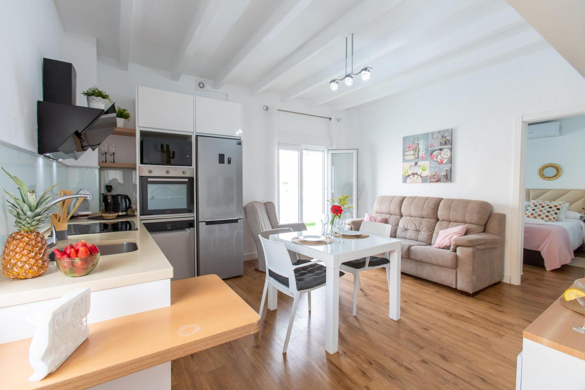 Boutique Rooms Playa Burriana Nerja Esterno foto