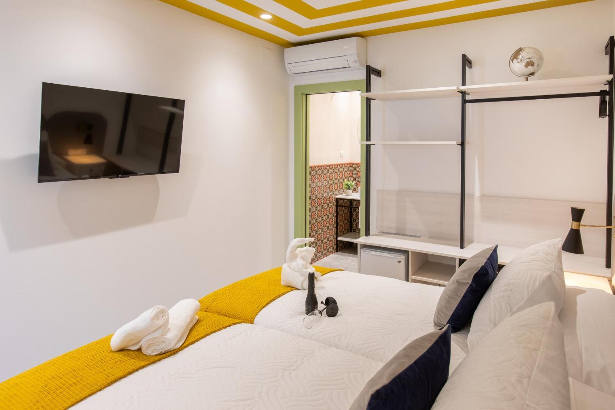 Boutique Rooms Playa Burriana Nerja Esterno foto