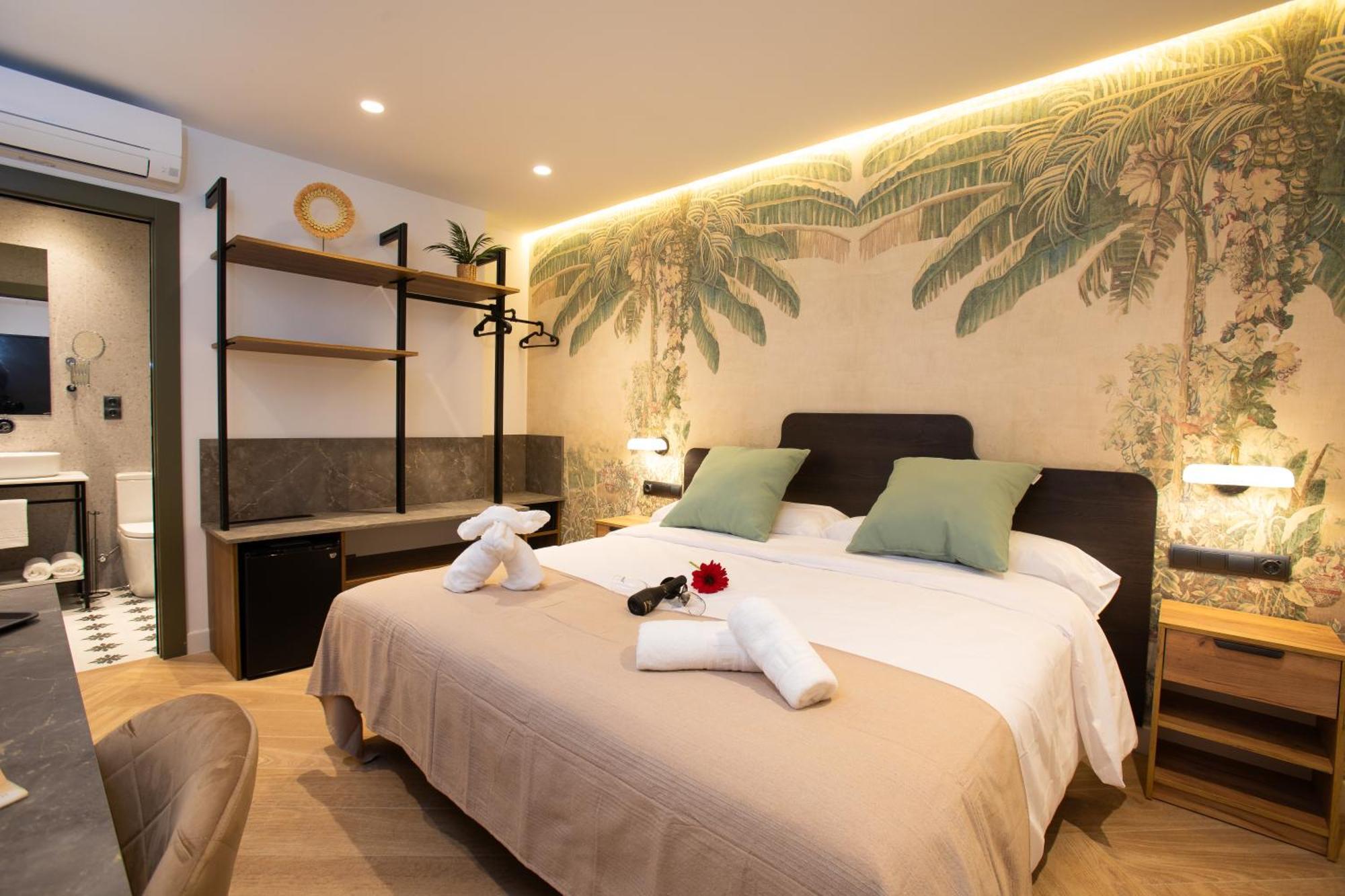 Boutique Rooms Playa Burriana Nerja Esterno foto
