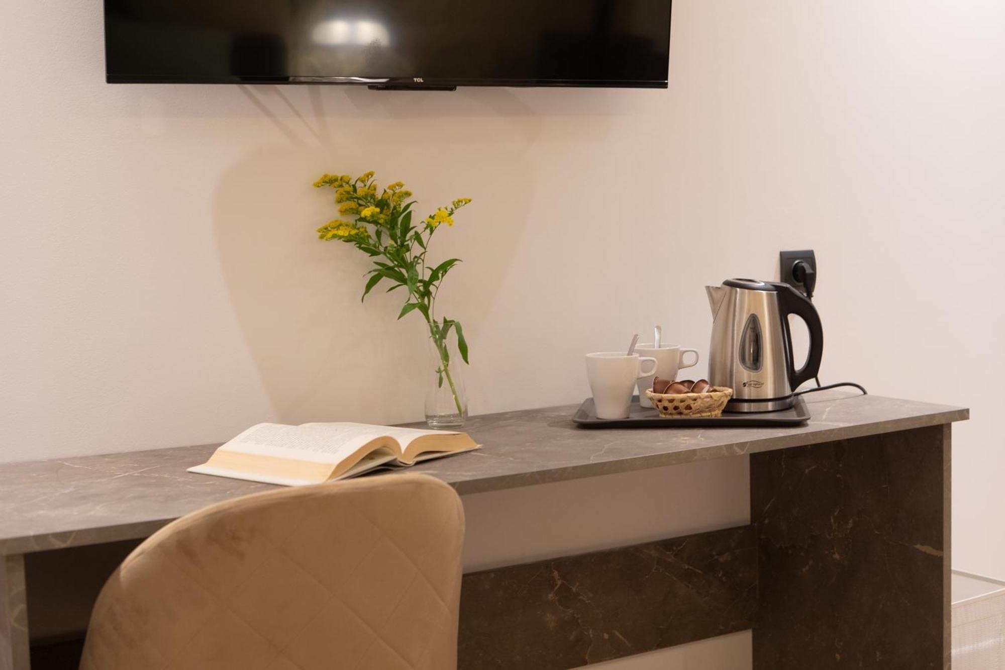 Boutique Rooms Playa Burriana Nerja Esterno foto