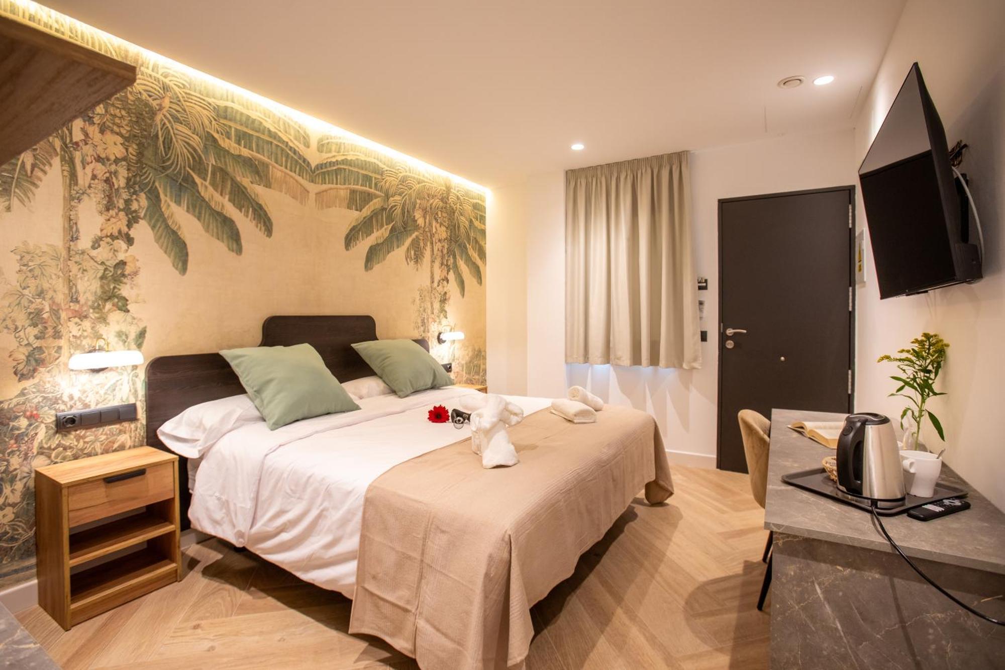Boutique Rooms Playa Burriana Nerja Esterno foto