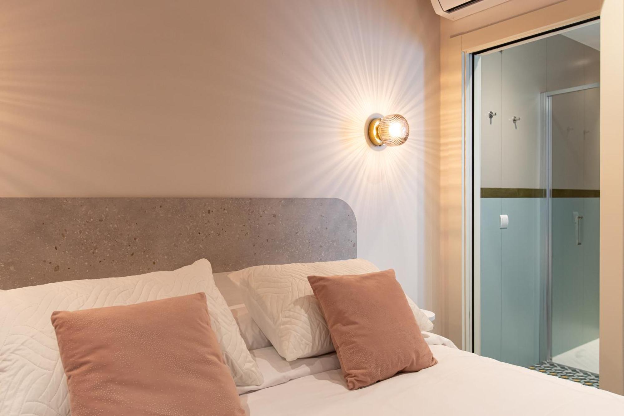 Boutique Rooms Playa Burriana Nerja Esterno foto